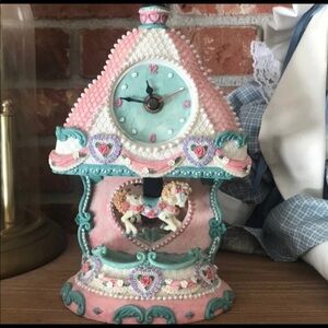 🩷 Rare Vintage Victorian
Carousel Horse Clock